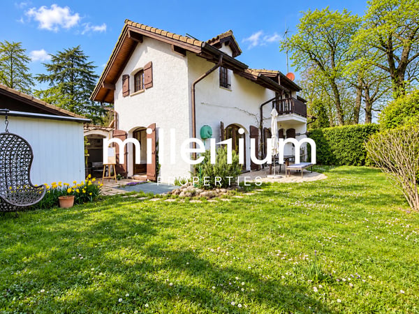 Maison contemporaine semi meublée avec jardin et studio indépendant 10