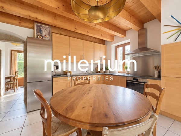 Jolie maison villageoise à Bardonnex 4