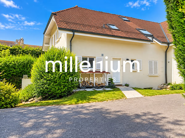 Magnifique maison jumelée à Bogis-Bossey de 170m2 jardin et piscine 2