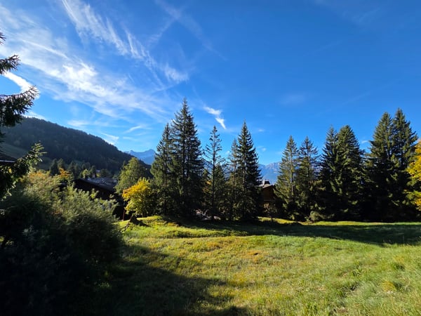 Parcelle constructible de 2044 m2 - Domaine de la Résidence 11