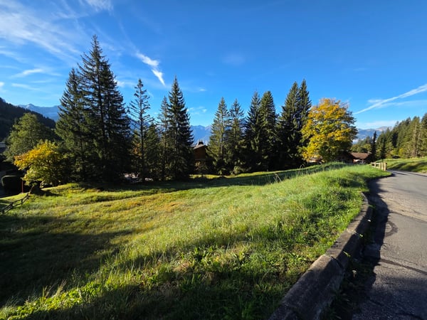 Parcelle constructible de 2044 m2 - Domaine de la Résidence 10