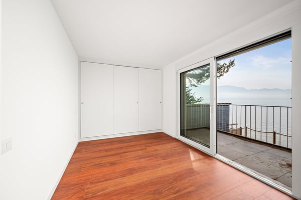 Deux appartements en PPE avec place d'amarrage et revenu locatif 9