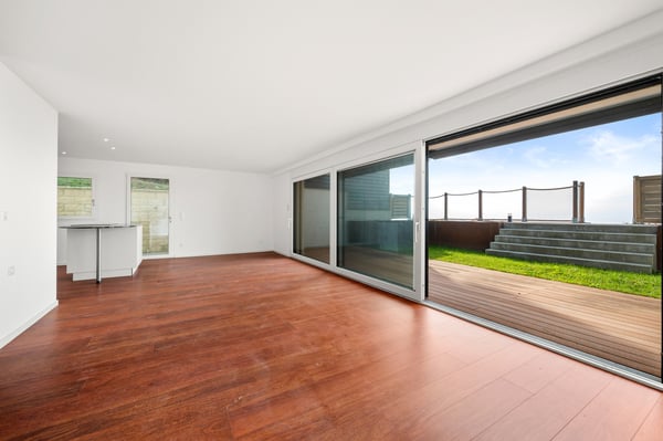 Deux appartements en PPE avec place d'amarrage et revenu locatif 12