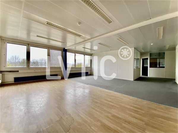 Bureaux, locaux de 260 m2 à louer à Ecublens 2