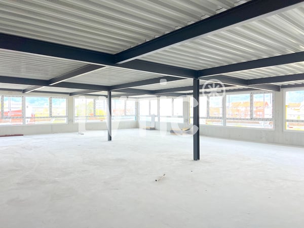 Atelier, dépôt, bureaux de 2'350 m2 divisibles à louer à Yverdon 5
