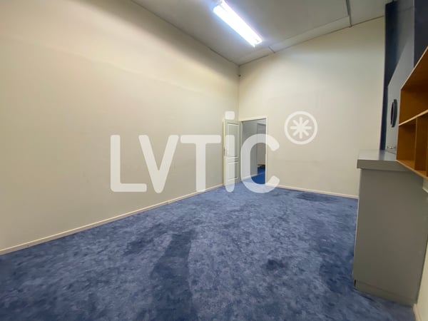 Atelier, dépôt, locaux de 480 m2 divisibles à louer à Ecublens 10