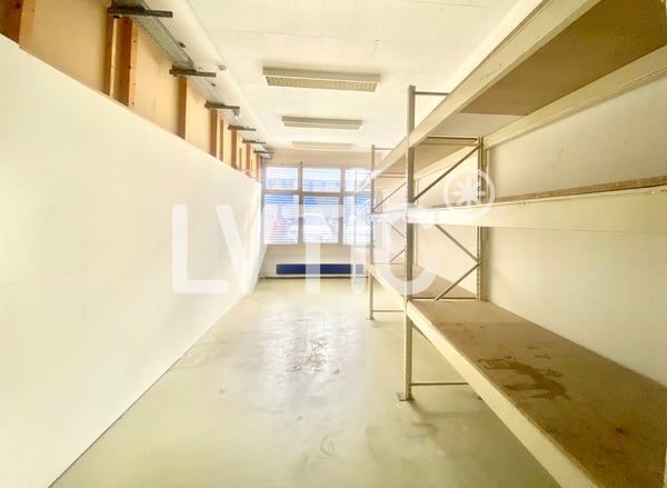 Atelier, dépôt, locaux de 480 m2 divisibles à louer à Ecublens 8