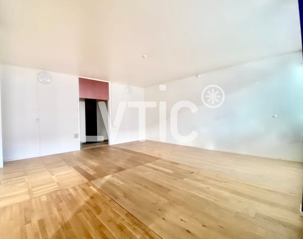 Atelier, dépôt, locaux de 480 m2 divisibles à louer à Ecublens 4