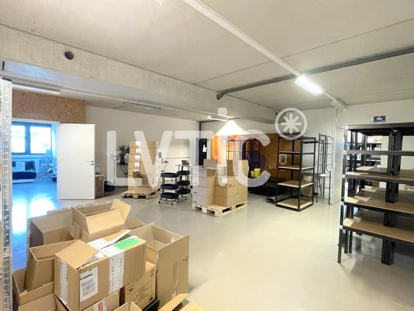 Bureaux, atelier, labo, dépôt de 390 m2 à louer à Nyon 3