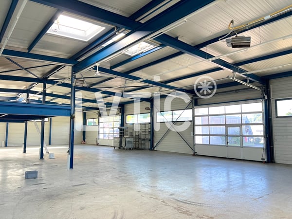 Halle, bureaux de 2360 m2 sur parcelle de 3350 m2 à vendre à Moudon 3