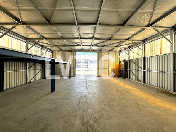 Halle, bureaux de 2360 m2 sur parcelle de 3350 m2 à vendre à Moudon 6