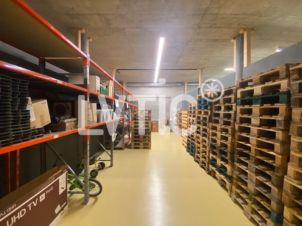 Bureaux, dépôt de 1'450 m2 à vendre à Givisiez - Fribourg 8
