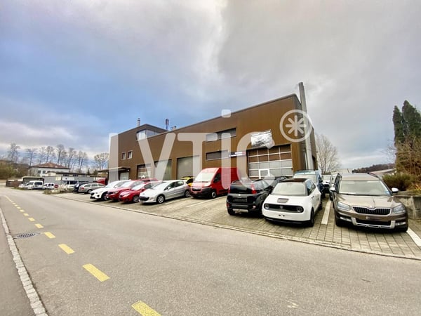 Gemischtes Industrie- und Wohngebäude mit 2020 m2 zum Verkauf Bösingen 4