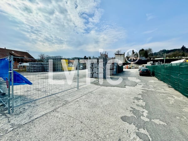 Terrain artisanal de 10'000 m2 divisibles à louer en DDP à Servion 2