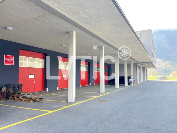 Bâtiment industriel, ateliers, bureaux de 3690 m2 à vendre à Collombey 12