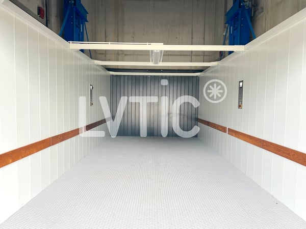 Ateliers, dépôts, bureaux de 3690 m2 divisibles à louer à Collombey 12