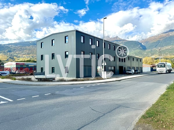 Bâtiment industriel de 1800 m2 sur parcelle de 1680 m2 à vendre Sierre 4