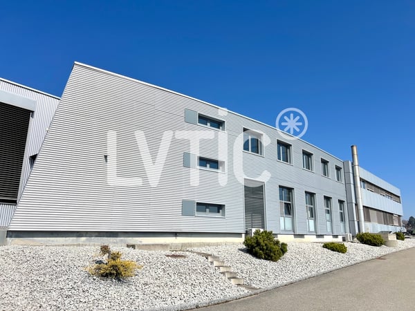 Halle, bureaux de 4420 m2 sur parcelle de 5000 m2 à vendre à Bevaix 3