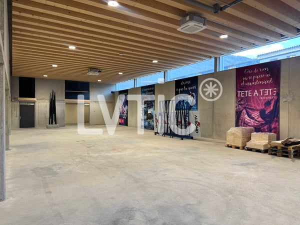 Atelier, dépôt, showroom de 600 m2 à louer à Martigny 4