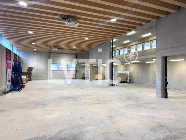 Atelier, dépôt, showroom de 600 m2 à louer à Martigny 7