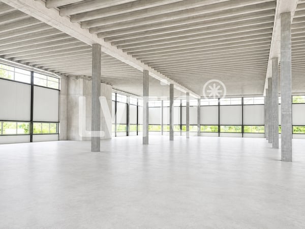 Halle industrielle, bureaux de 6600 m2 divisibles à louer à Domdidier 5