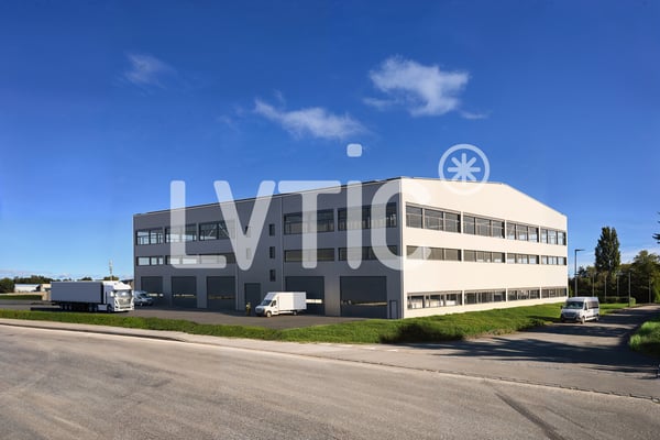 Halle industrielle, bureaux de 6600 m2 divisibles à louer à Domdidier