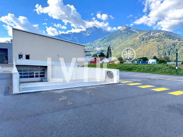 Dépôt de 620 m2 à louer à Bex 4