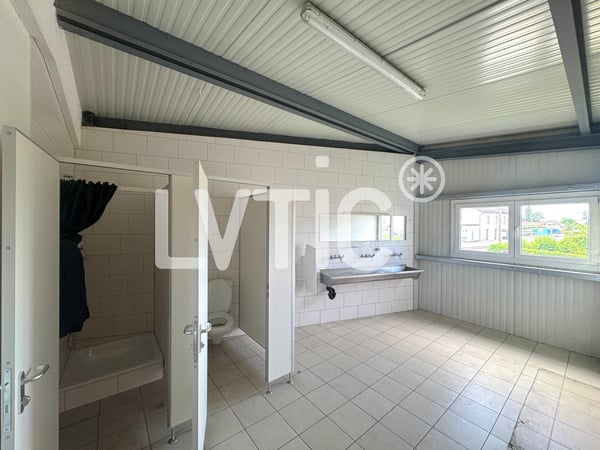 Petit bâtiment indépendant, atelier de 286 m2 à louer à Domdidier 8