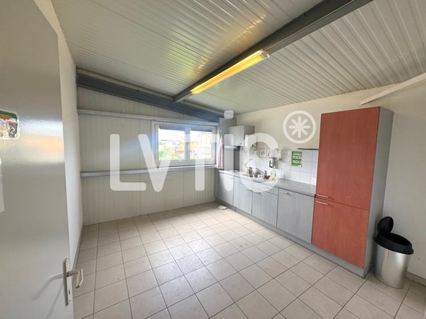 Petit bâtiment indépendant, atelier de 286 m2 à louer à Domdidier 7