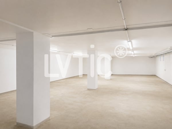 Dépôt, bureau, atelier de 469 m2 à louer à St-Légier 4
