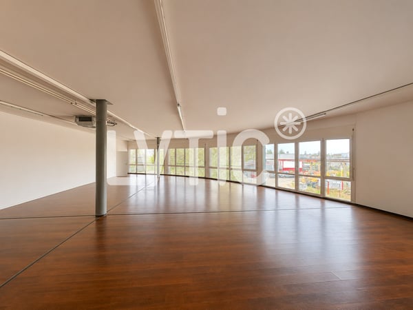 Bureaux, locaux, atelier de 336 m2 à louer à Villeneuve 1