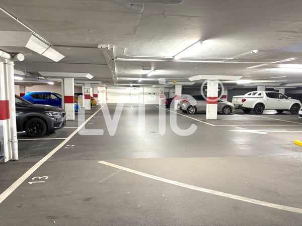 Locaux, cabinets, bureaux de 260 m2 à louer à Martigny 8