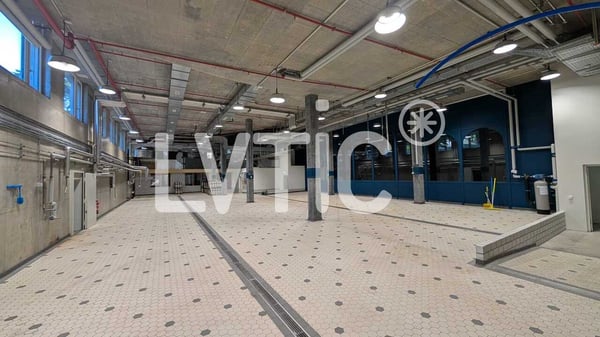 Dépôt, atelier, laboratoire de 800 m2 à louer à Bussigny 1