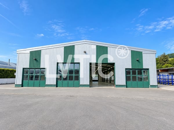 Bâtiment industriel de 2100 m2 sur parcelle 4700 m2 à louer à Moudon 2
