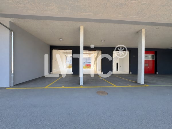 Ateliers, dépôts de 400 m2 à vendre à Collombey 9
