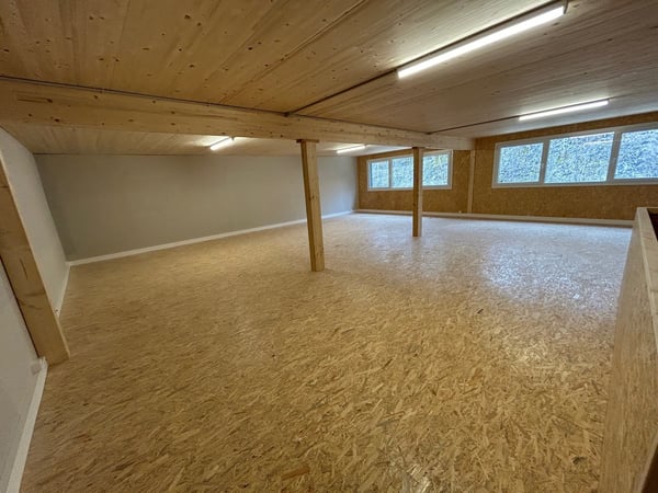 Local/dépôt n° 8 - Ch. de Plans-Praz 32 6
