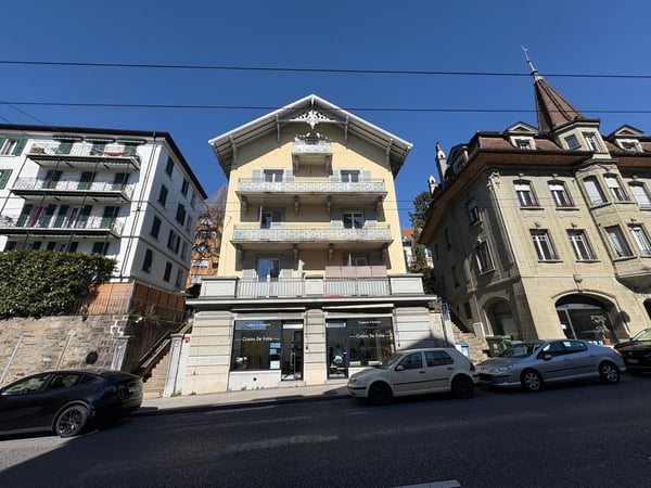 Immeuble locatif de 4 appartements et une surface commerciale à Lausanne. 5