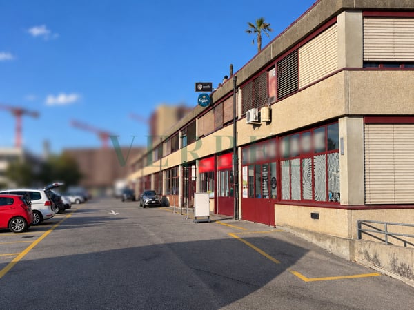 Local commercial idéalement situé proche du centre 4