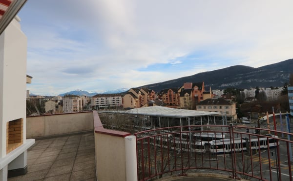 Appartement de 5 pièces en attique avec mezzanine et terrasse à Thônex 12