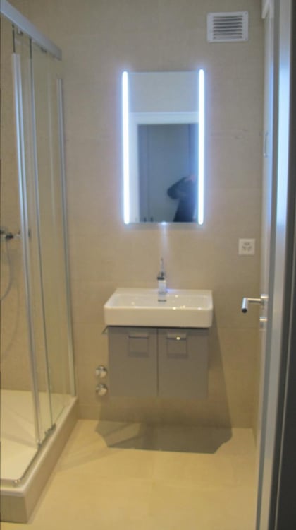 Beau studio meublé renové à Champel 8