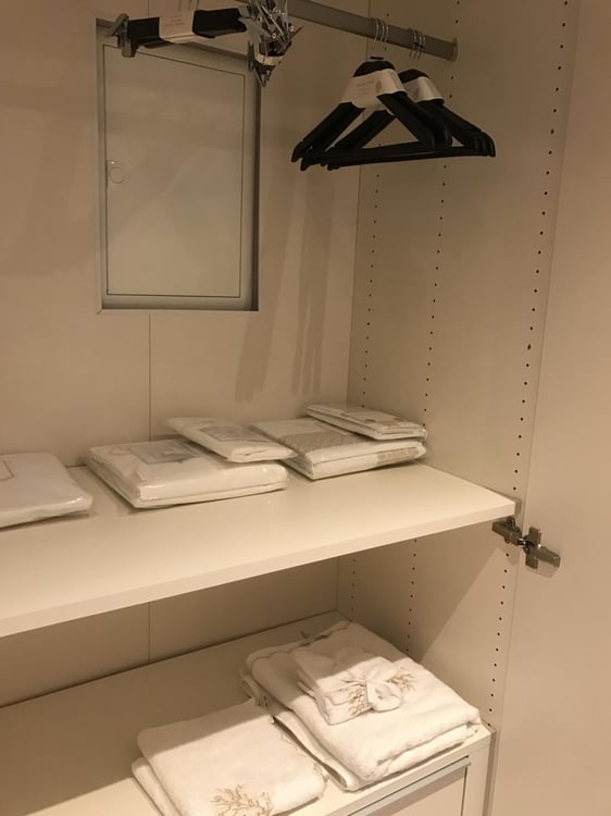 Beau studio meublé renové à Champel 7