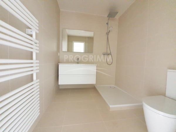 Exclusivité Champel - Appartement neuf et loué de près de 82m2 PPE - Box 6