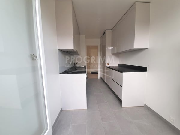 Exclusivité Champel - Appartement neuf et loué de près de 82m2 PPE - Box 3