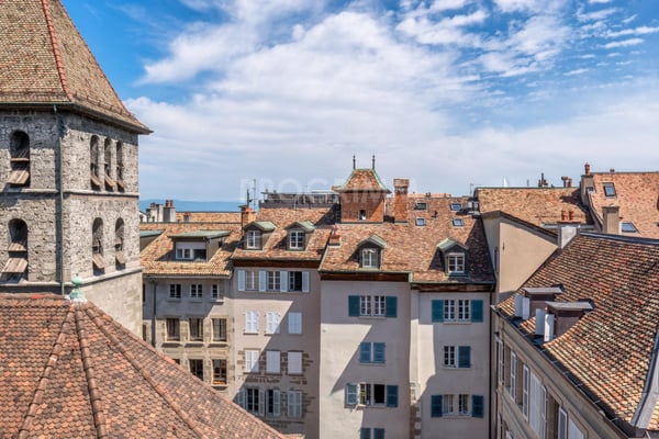 Vieille-ville - Superbe 4 pièces avec Studio - Dernier étage - Ascenseur 2