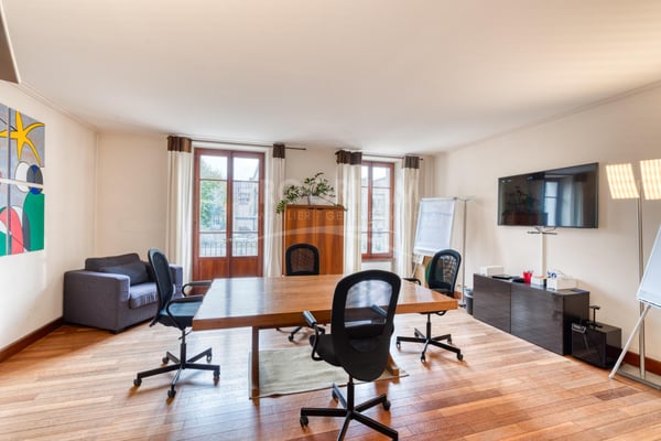 Quai du Rhône. Bureaux haut standing avec fibre, parkings et balcons. Parkings disponibles. 9