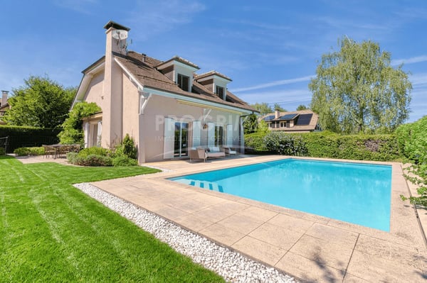 Villa meublée - 3 chambres - Grandes pièces sous-sol - Tout compris jardin et piscine 1