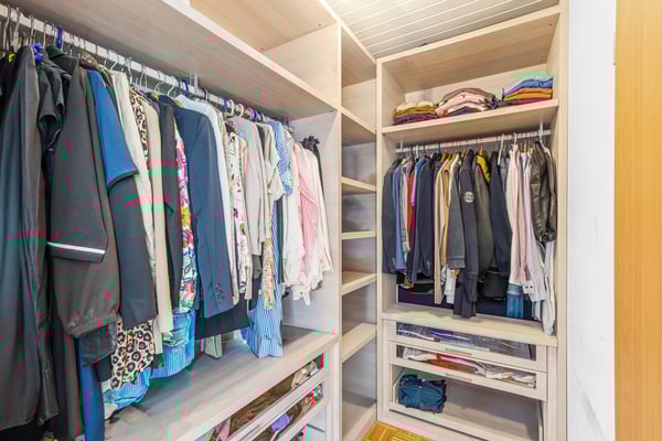 Lumineuse maison familiale rénovée avec terrasse à deux pas du lac! 7