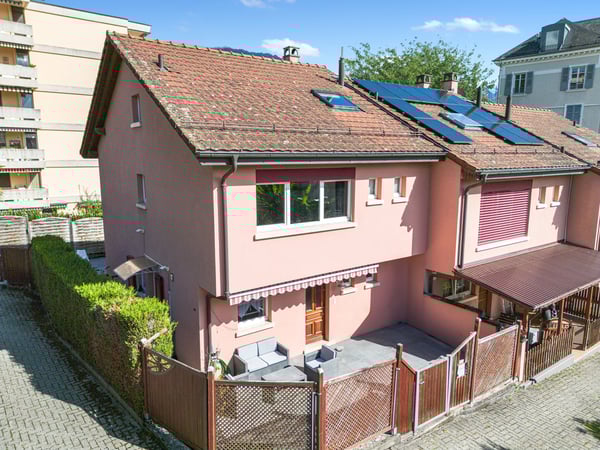 Lumineuse maison familiale rénovée avec terrasse à deux pas du lac! 13