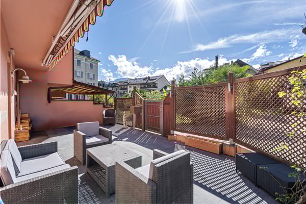 Lumineuse maison familiale rénovée avec terrasse à deux pas du lac! 12