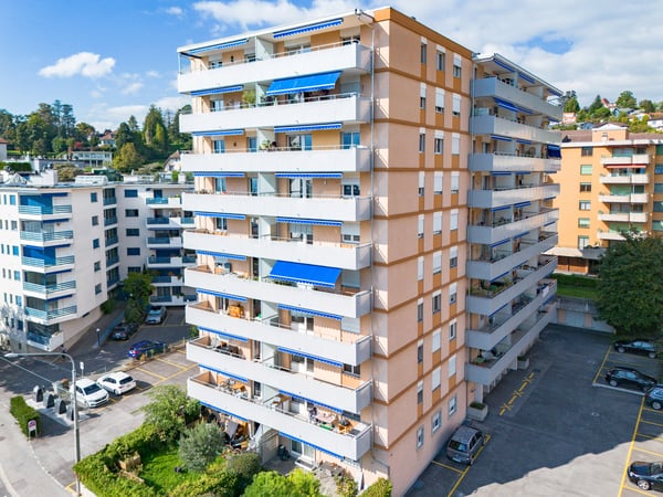 Grand appartement avec vue sur le lac et à deux pas des commodités ! 13